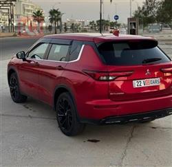 ميتسوبيشي اوتلاندر